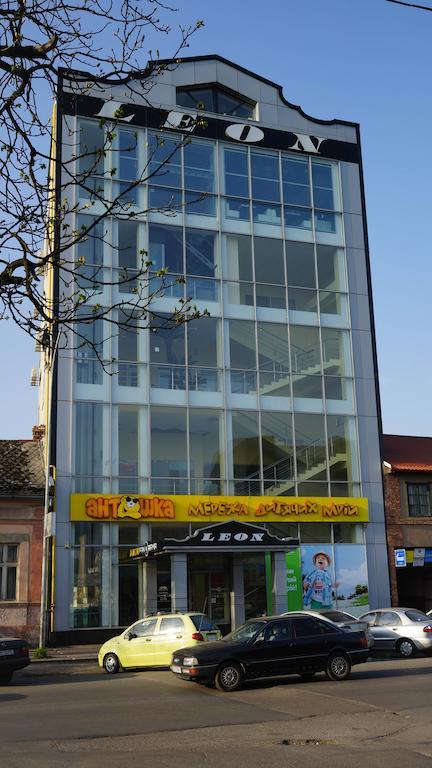 City Hostel Panorama Uzhhorod Bagian luar foto