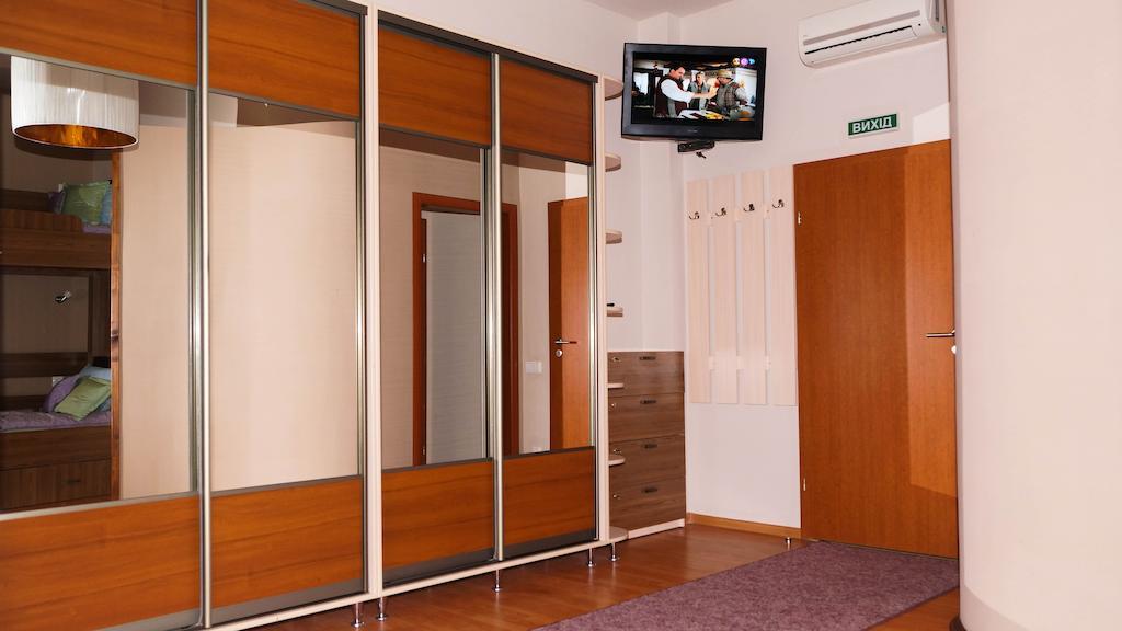 City Hostel Panorama Uzhhorod Bagian luar foto